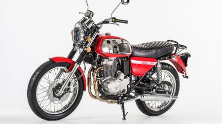 Jawa si na sezonu přichystala zajímavé slevy. Stylovka s retro designem se teď vejde pod 100 tisíc