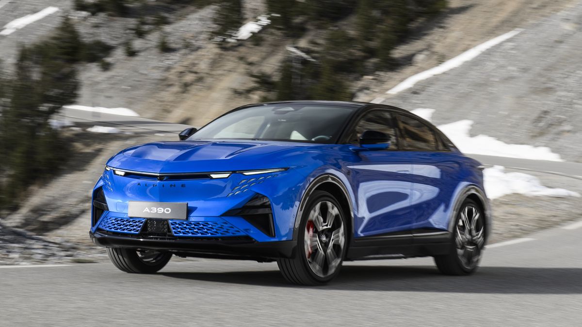 První moderní alpine pro rodiny je tady! Má tři motory a 470 koní, na stovku vás katapultuje pod 4 sekundy