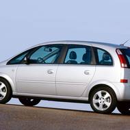 Opel Meriva patřil mezi průkopníky malých MPV, když použil některé prvky z větších velkoprostorových aut.