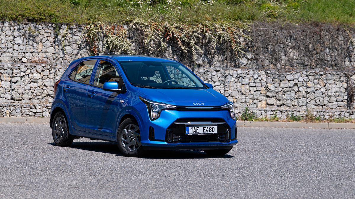 Kia Picanto je jedním z nejdostupnějších aut v Česku. Skvěle se hodí do města a výbavou nemusí být žádné holátko