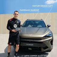 Fotbalisté FC Barcelona převzali nové vozy značky Cupra