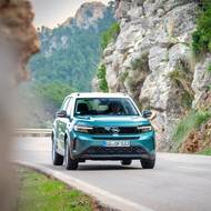 Opel Frontera.