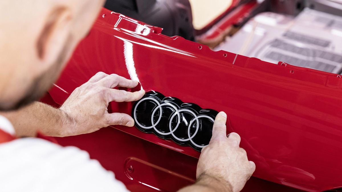 Pololetní zisk Audi výrazně klesl, automobilka zhoršila celoroční výhled