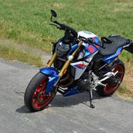 BMW F 900 R.