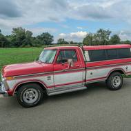 Ford F-250 Ranger XLT Camper Special.