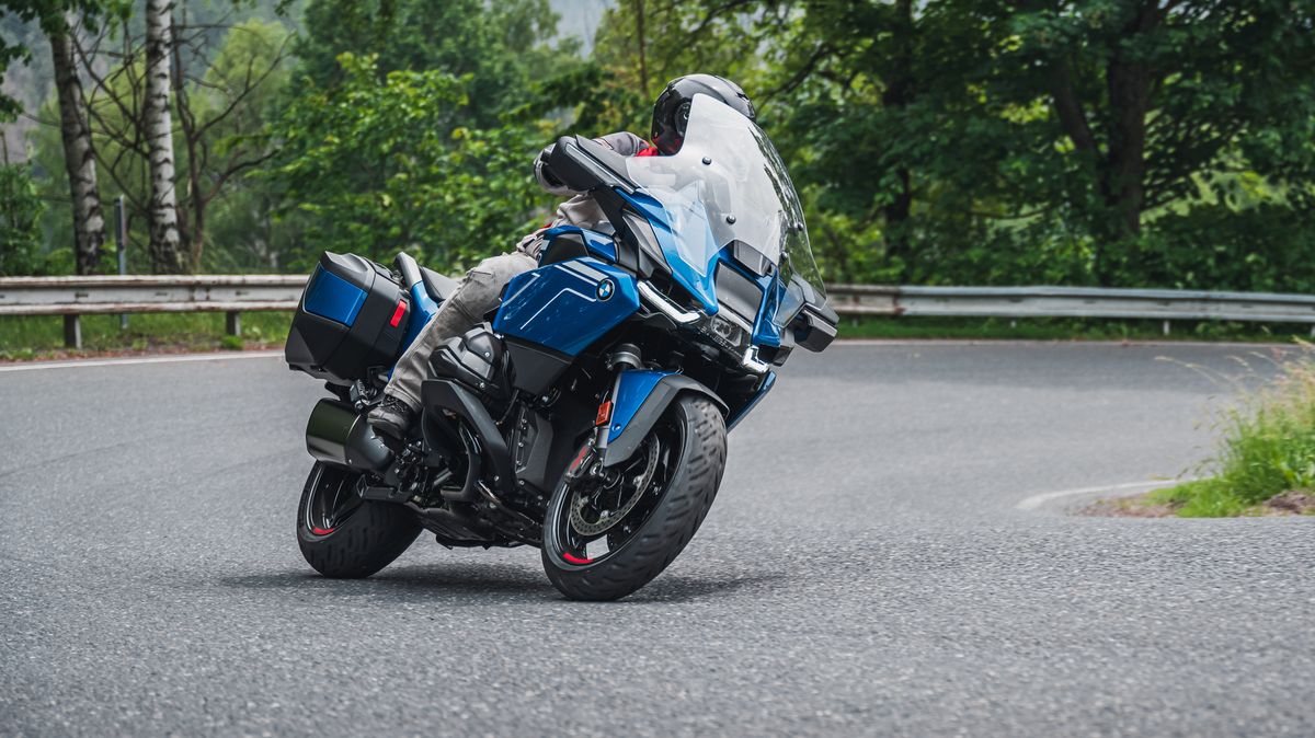 Nové BMW R 1300 RT pro policajty i cestovatele je skvělé, i když drahé. Automat téhle motorce sluší