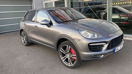 Šílenosti z bazaru za cenu základní Fabie: Můžete mít teslu, ale i BMW s osmiválcem nebo porsche. Nebo i normální auto