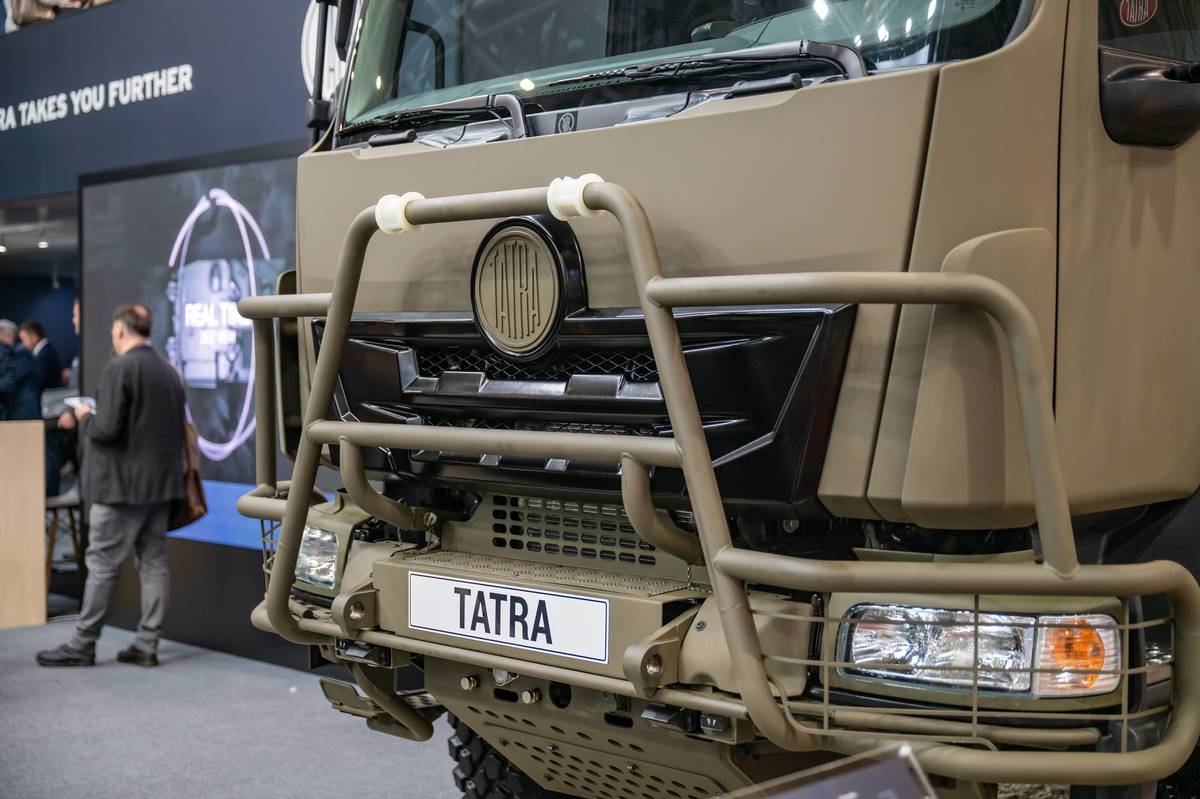 Tatra 810 M 6 × 6.
