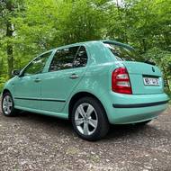 Pistáciová Škoda Fabia.