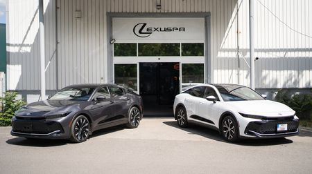 Luxusní a velký sedan od Toyoty, který v Česku skoro nikdo nezná, ale dá se u nás koupit. A za překvapivě slušnou cenu