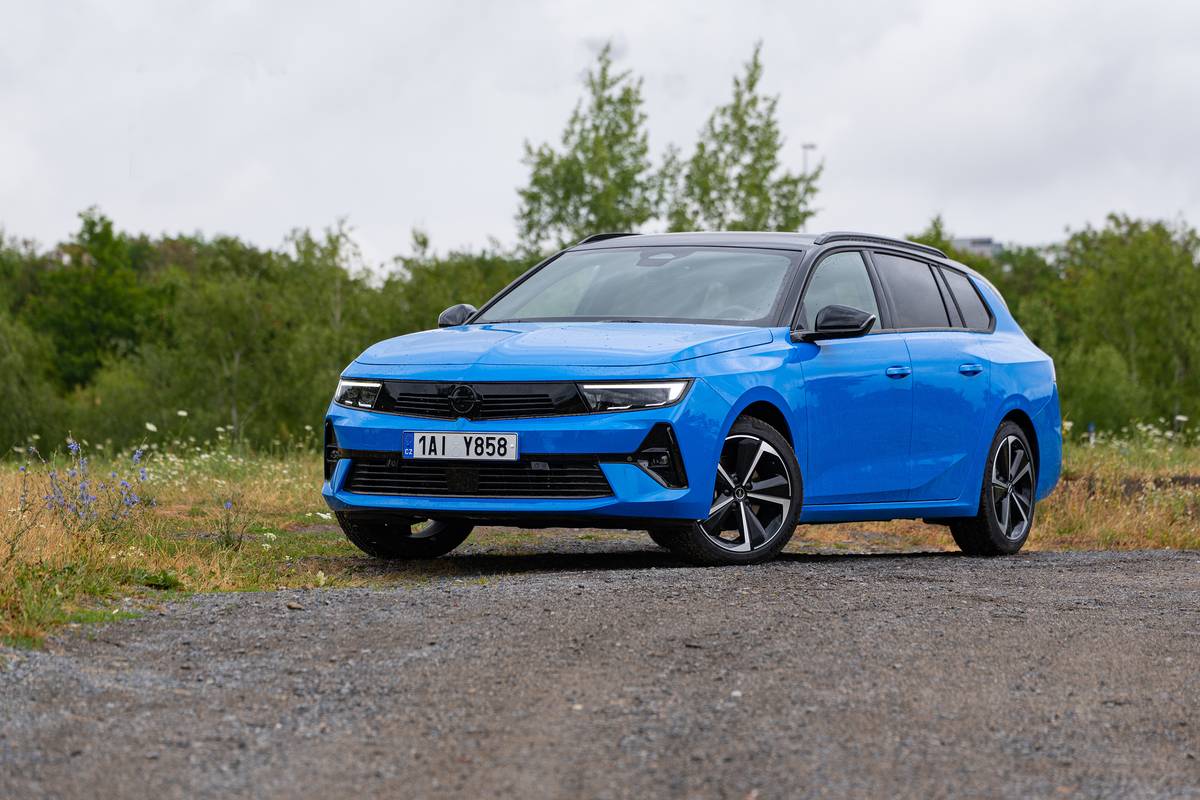 Opel Astra Sports Tourer.