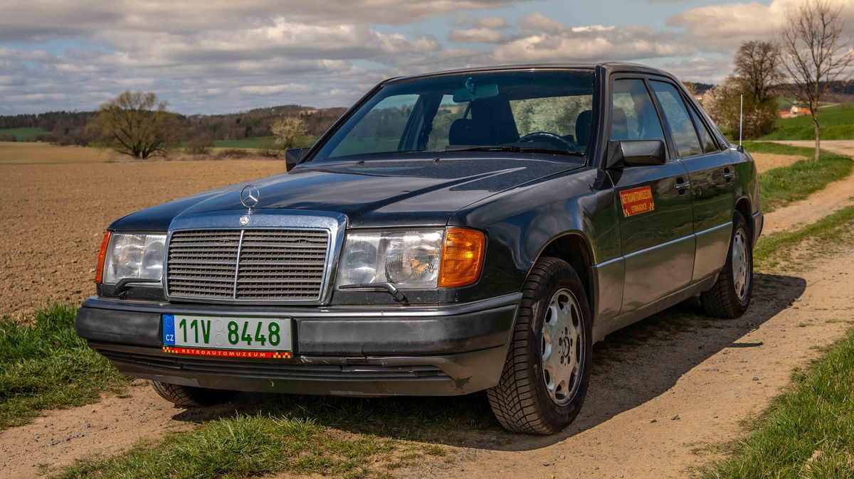 Je nezapomenutelná W124 nejkvalitnější mercedes-benz všech dob? Nebo dokonce nejlepší auto všech dob? Moderní konkurenci zesměšní určitě