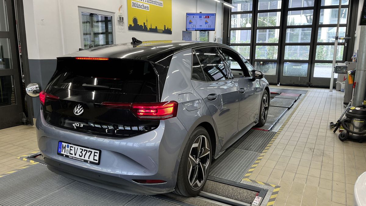 Volkswagen svolává 100 000 elektromobilů. Kvůli hrozbě požáru baterie