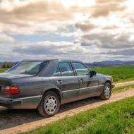Mercedes-Benz 220E W124.
