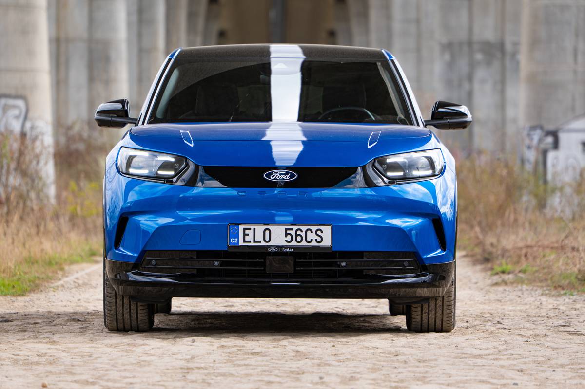 Ford Capri Premium AWD Extended.