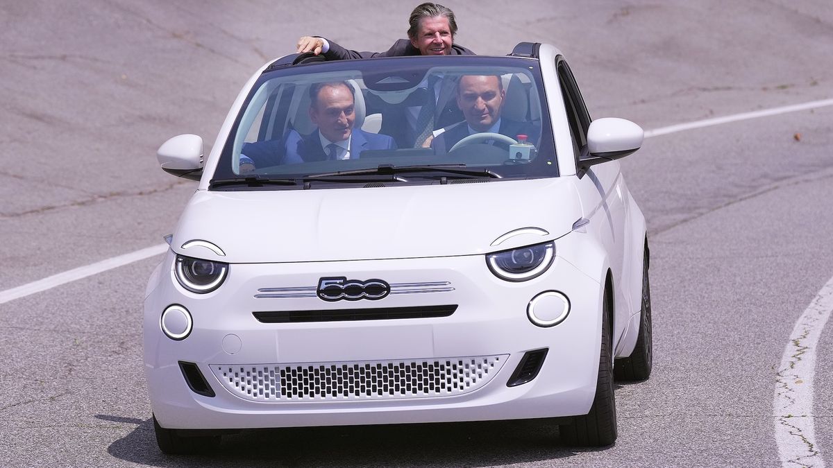Nejpomalejší auto Evropy? Benzinový Fiat 500 je pořád roztomilý, ale zoufale líný