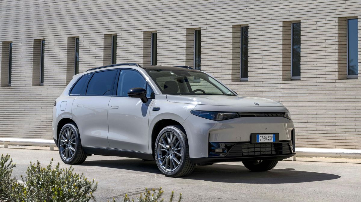 Další čínská značka vstupuje na český trh. Má silné zázemí, po krku půjde Škodovce i Dacii