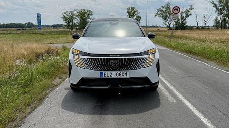 Prý hrozí pokuta za něco, co dělá skoro každý slušný řidič. Zeptali jsme se policie, jak to je doopravdy