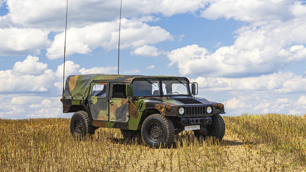 Univerzální voják: Legendární Humvee vás navoní naftou a překvapí snadným ovládáním