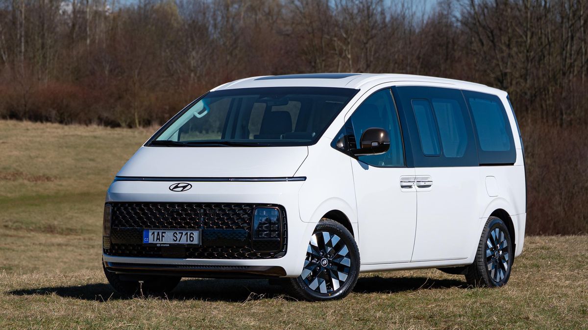 Sci-fi dodávka Hyundai nově bez dieselu. Co to Starii přineslo a o co přišla?