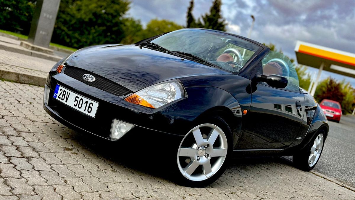Dvoumístný roadster pro poslední letní dny? Zkuste Ford StreetKa. Stojí pár korun a svezení je super!