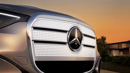Maska, jakou svět neviděl. Mercedes chystá pro svoje nejprodávanější auto designovou revoluci