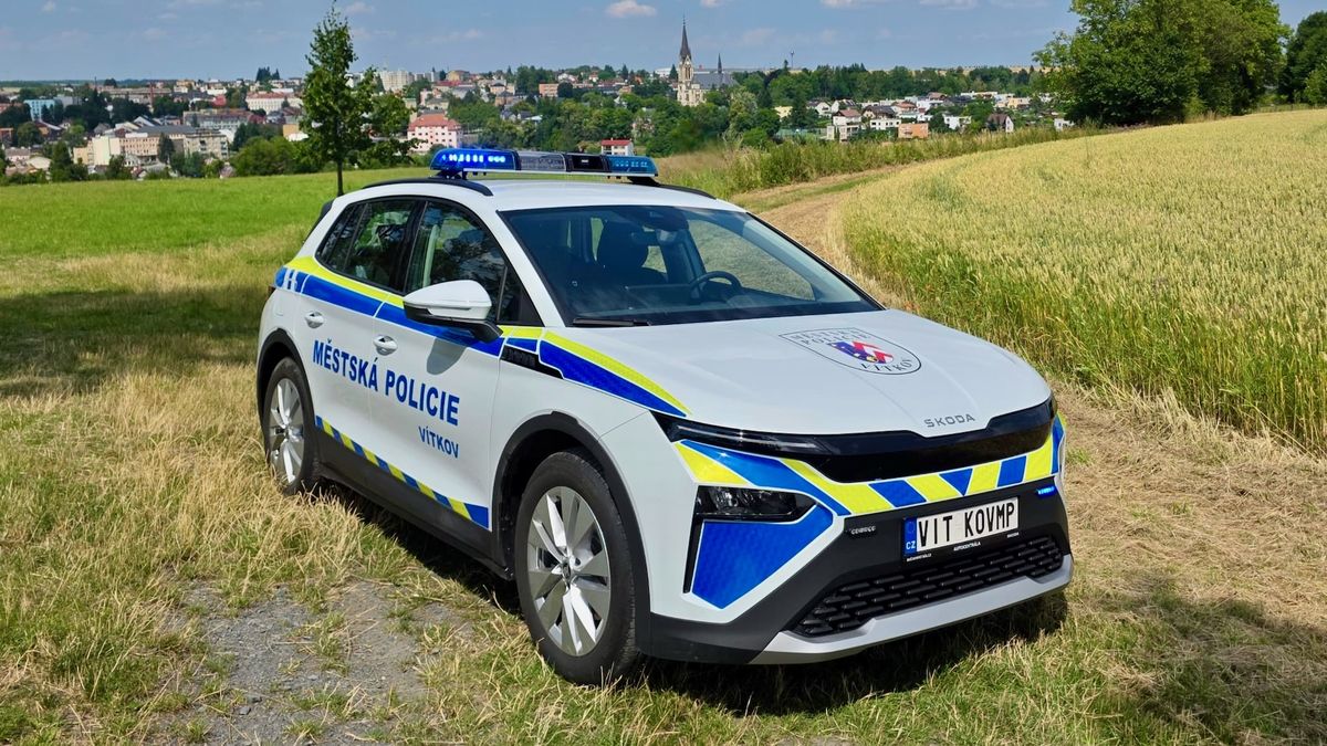 Elektrická škodovka zamířila do služeb policie. V budoucnu bude jezdit zadarmo