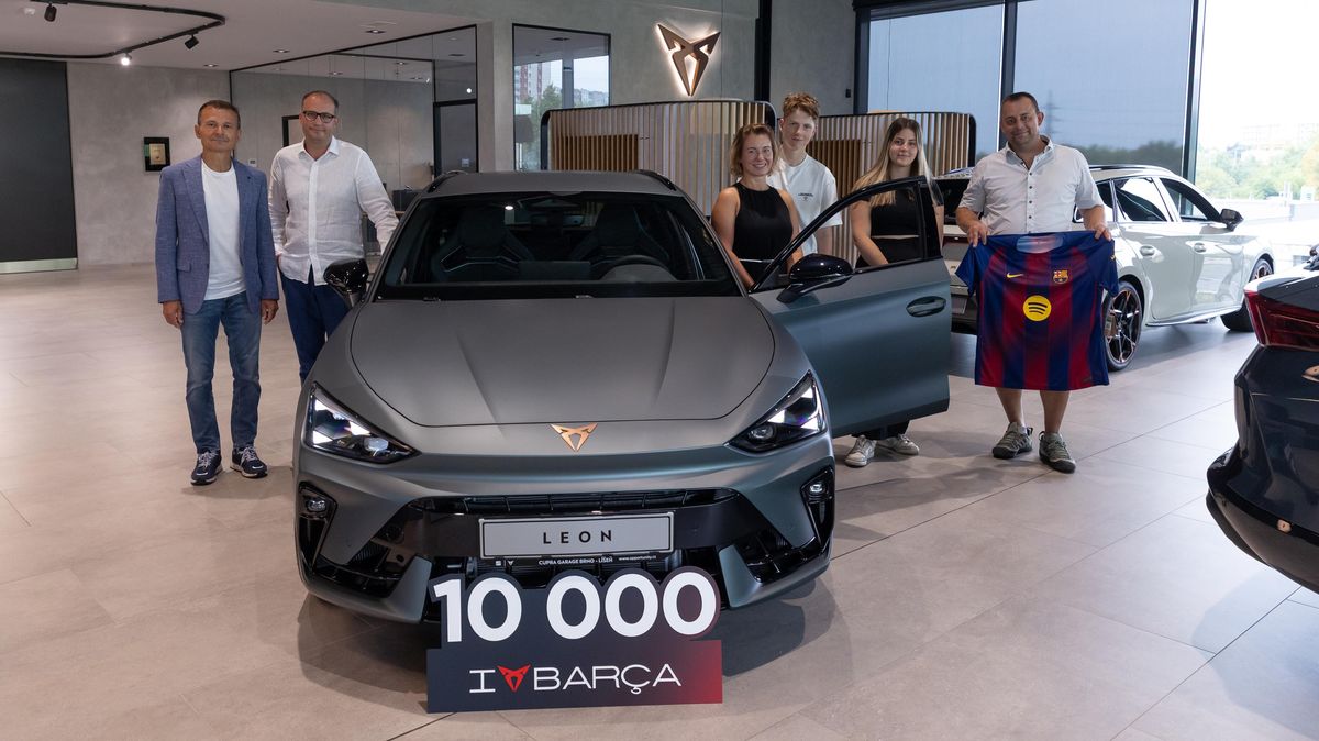 Cupra na českém trhu slaví významný milník. V Brně předala jubilejní auto s výkonem 333 koní