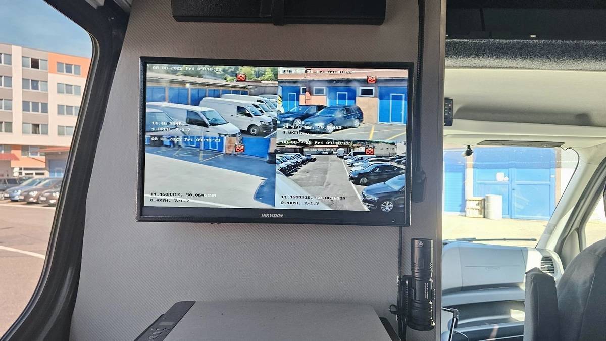 Policejní Iveco Daily.