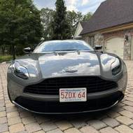 Aston Martin DB11