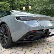 Aston Martin DB11