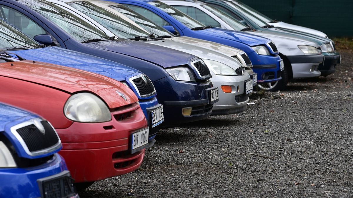 Dražba 16 autovraků v Liberci vynesla 64 800 Kč, hitem se stala Škoda 120 z roku 1988