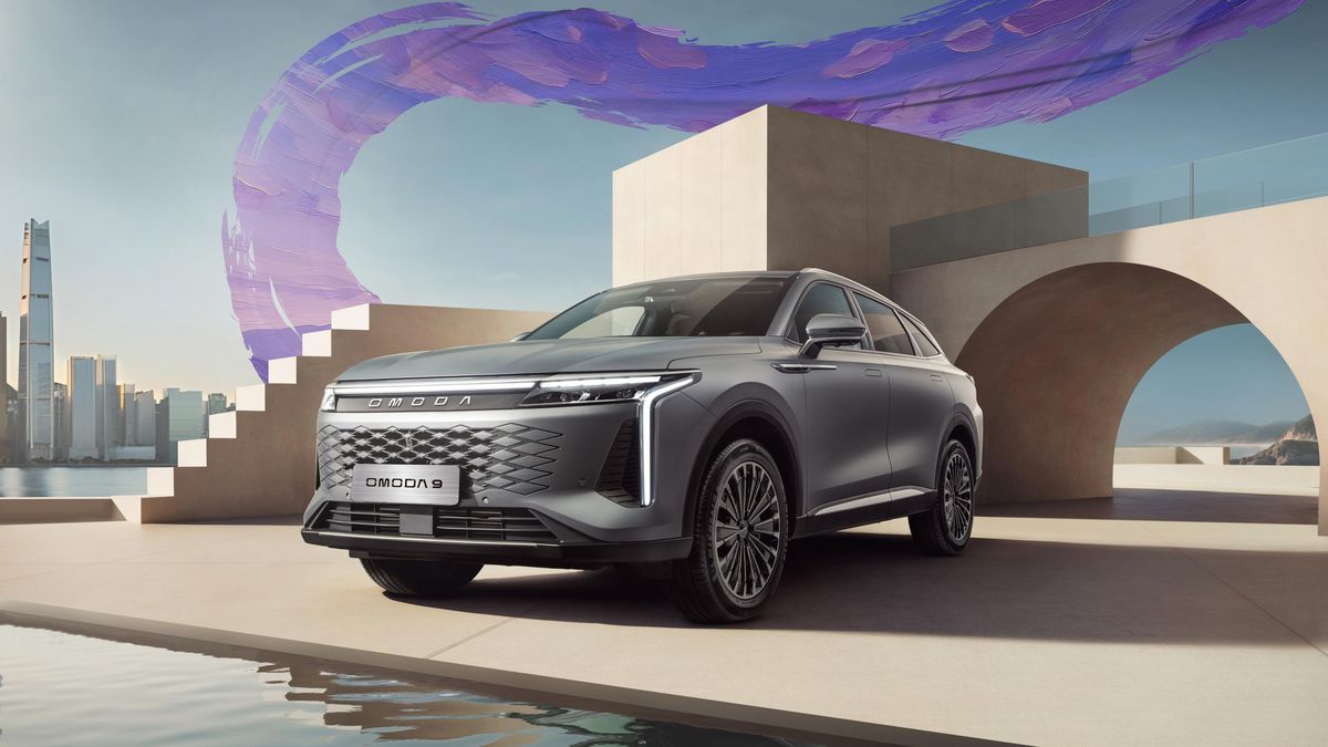 Tohle by mohla být trefa: Obří SUV Omoda 9 nezná příplatky a díky hybridu dojede hodně daleko. A vypadá skvěle
