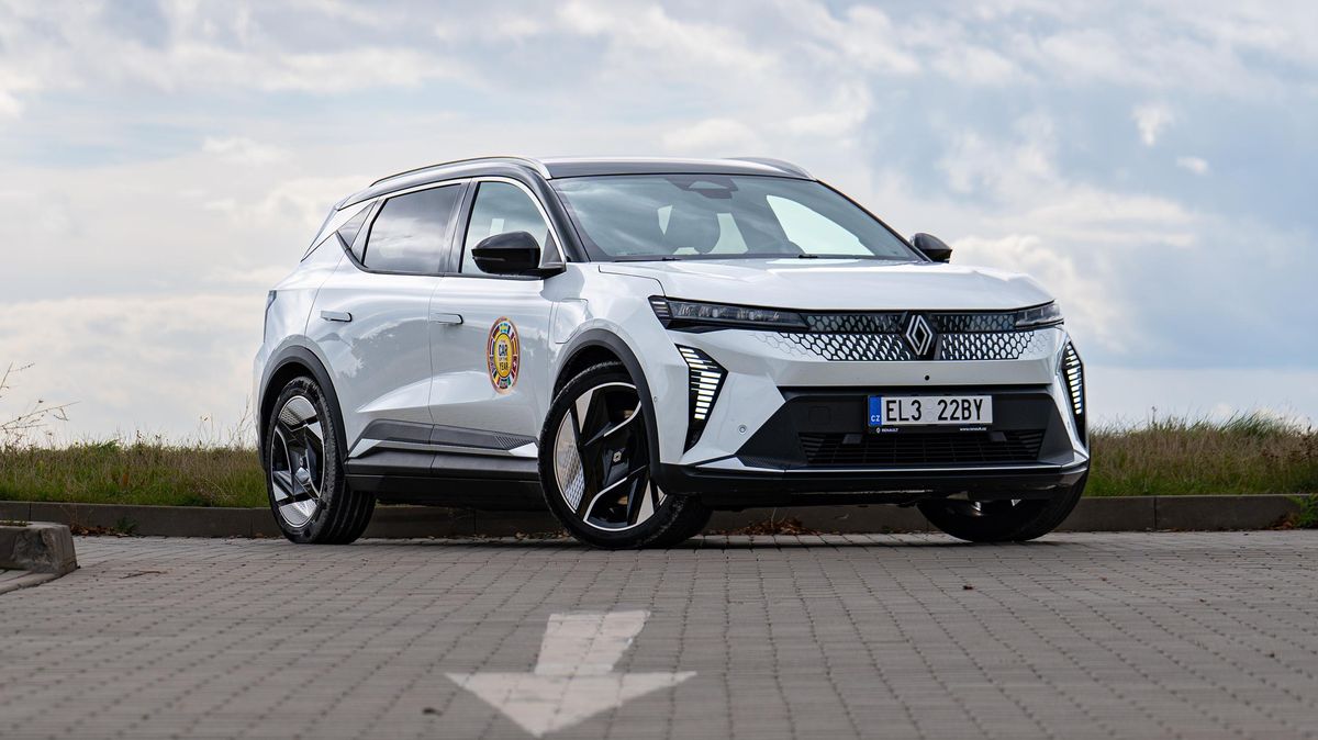 Nejdostupnější auto, které vás odnaučí bát omezeného dojezdu: Kompaktní Renault Scenic se neomezuje délkou prodlužovačky