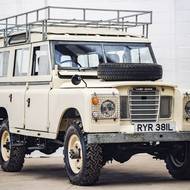 Land Rover Series III jakožto čtyřdveřový model.