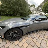 Aston Martin DB11