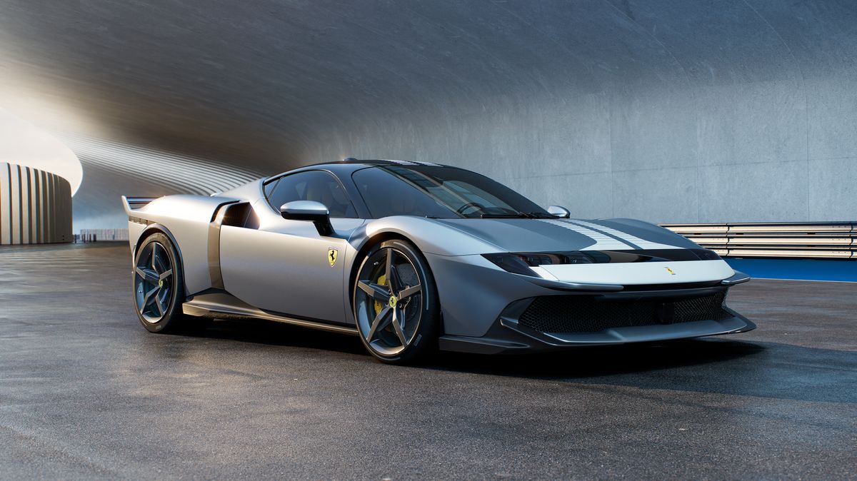 Ikonické Ferrari z 80. let se vrací v moderní podobě. Nová Testarossa má přes tisíc koní, brutální zrychlení a čtyři motory