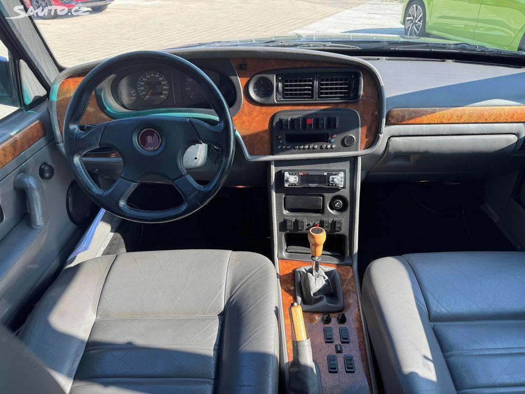 Tatra 700 (Sauto.cz)