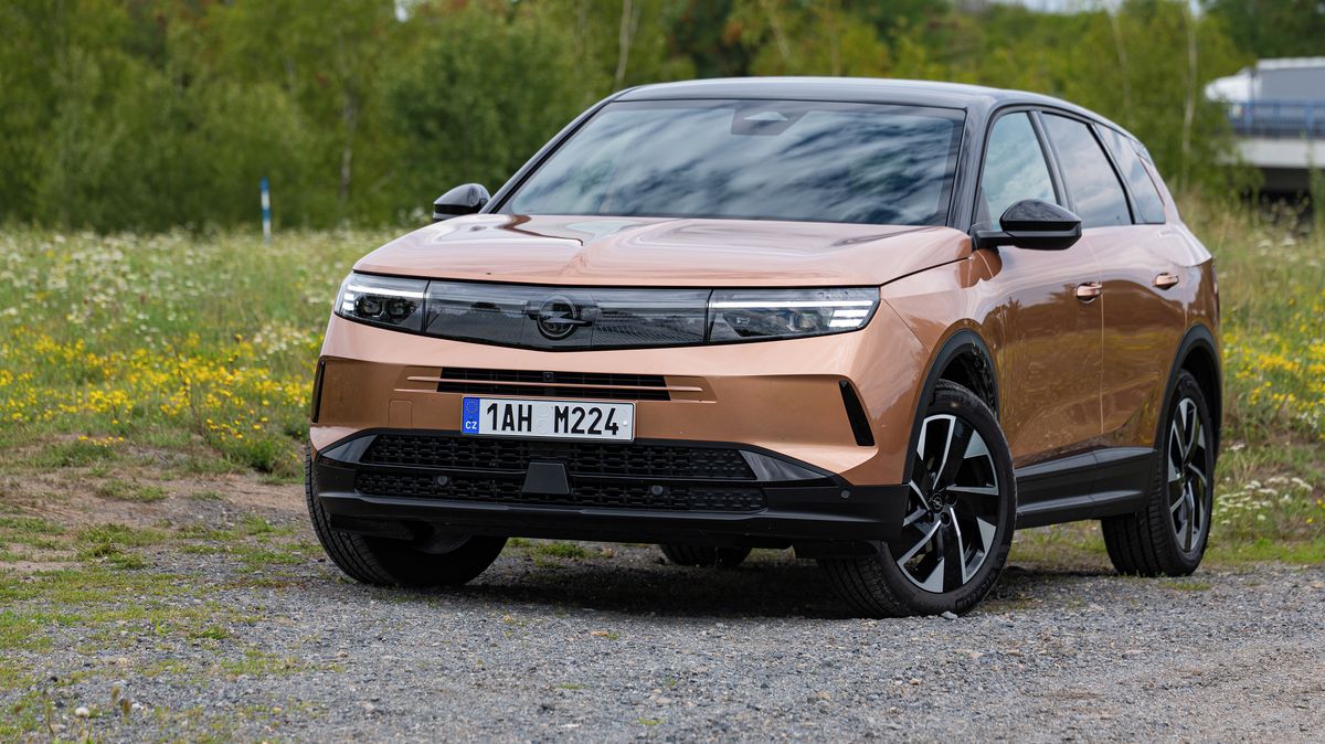 Opel srazil rodinné SUV Grandland se spalovacím motorem pod magickou hranici, výbavou nešetří