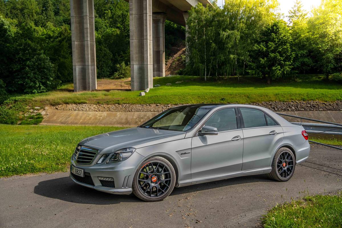 Mercedes-Benz E63 AMG Performance Pack W212