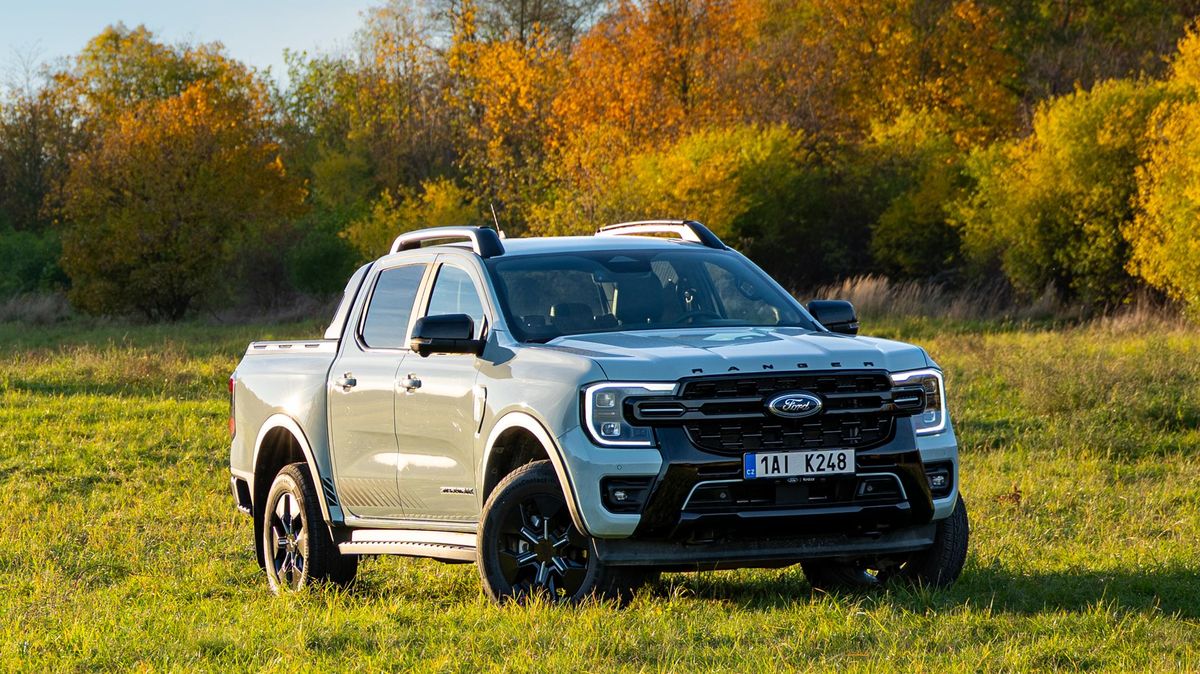 Dělník na baterky nebo pojízdná powerbanka: Hybridní Ford Ranger přináší výhody, které využije jen někdo