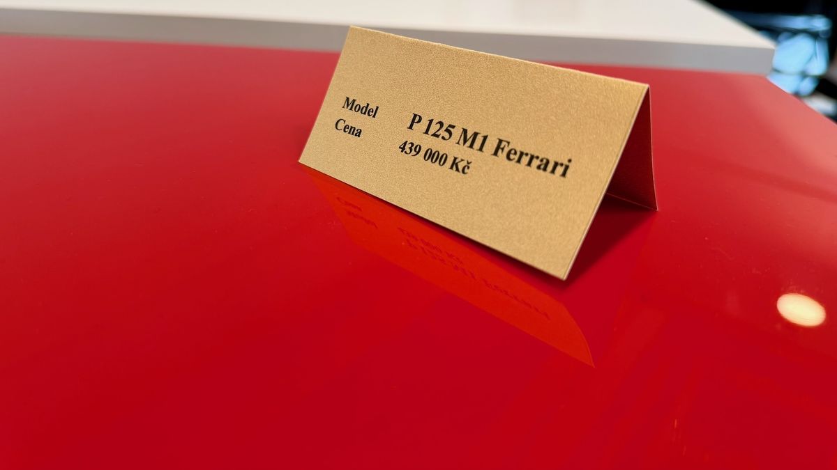 Nejlevnější rudé Ferrari stojí 400 tisíc a vyrábí se v Česku. Navíc nese slavné jméno známé po celém světě