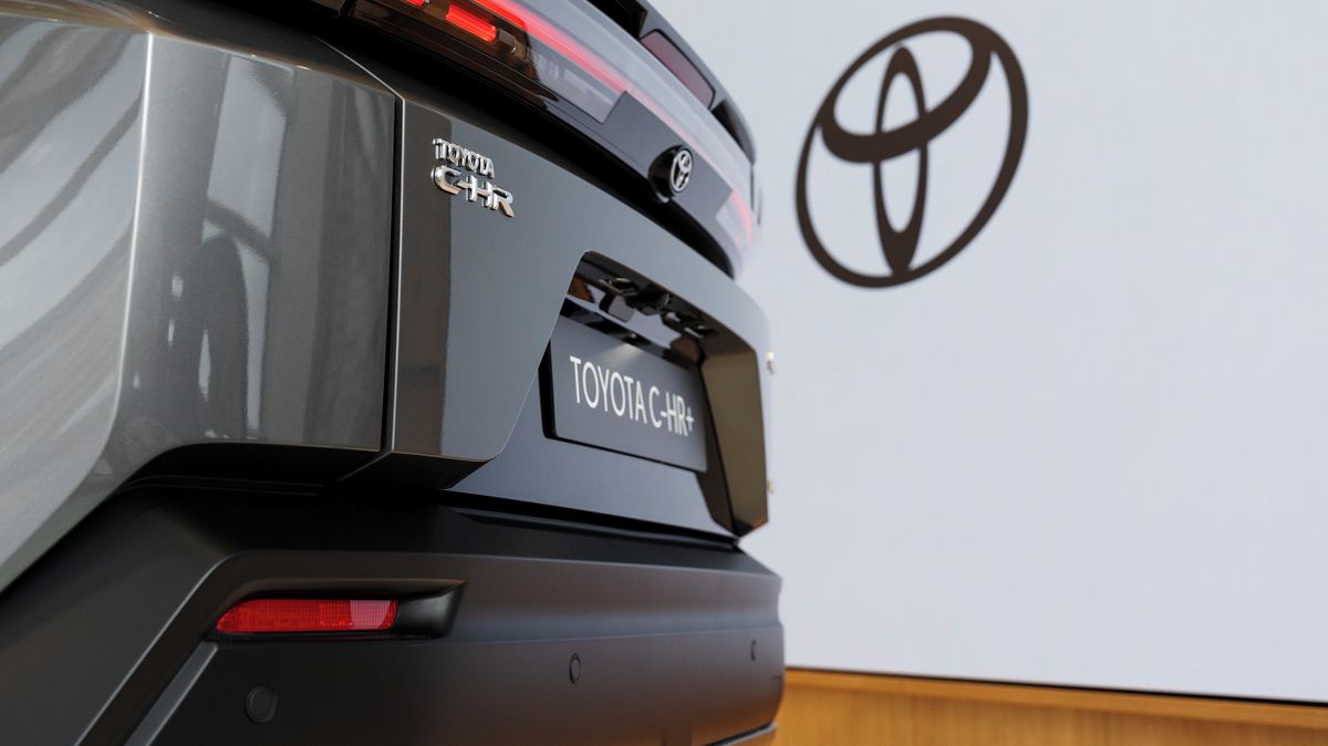 Nečekané střídání: Největší automobilka světa bude mít nového šéfa