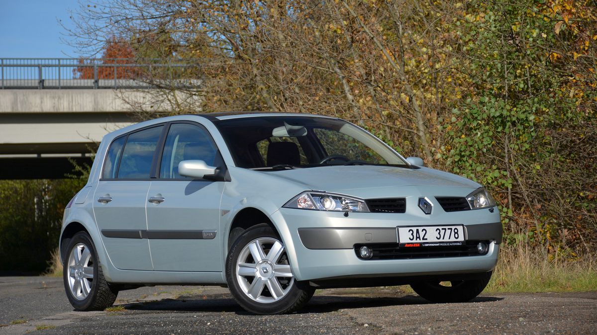 Otestovali jsme skutečnou bazarovou raritu: Renault Mégane II z roku 2003 s nájezdem pouhých 8 600 km!