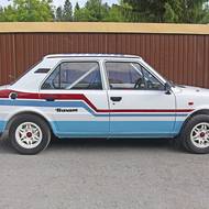 Závodní Škoda 130 L
