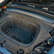 Teslu Model Y Standard (šedá)