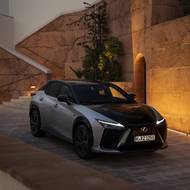 Lexus RZ 550e