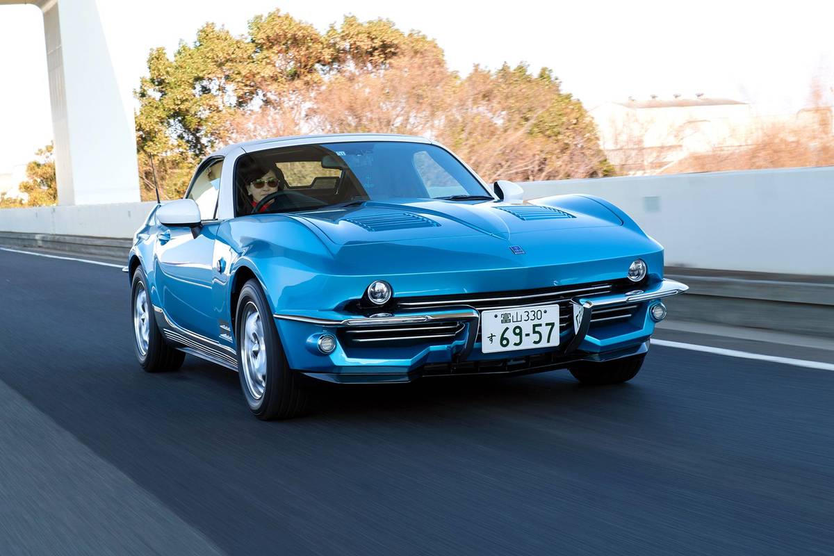 Mitsuoka Rock Star je taková baby Corvette.