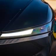 Teslu Model Y Standard (šedá)