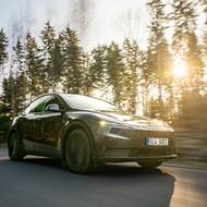 Teslu Model Y Standard (šedá)